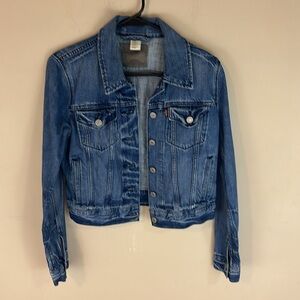 Levi’s Broken In Slightly Distressed Jean Jacket Size Small